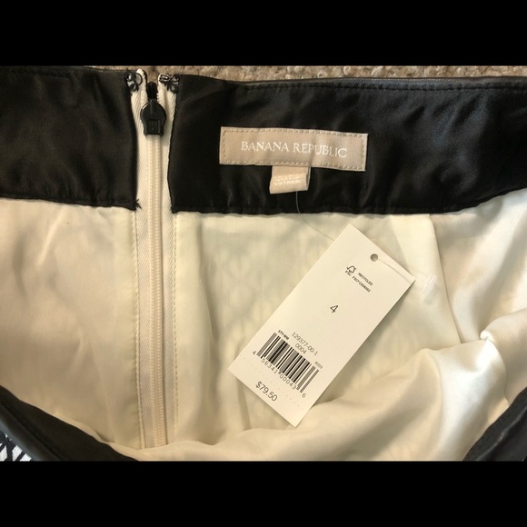 Banana Republic Mini Flared Skirt size 4 New With Tags Faux leather trim - Picture 11 of 13